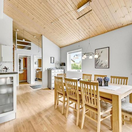 Cozy Home In Tarm With Kitchen Exterior foto